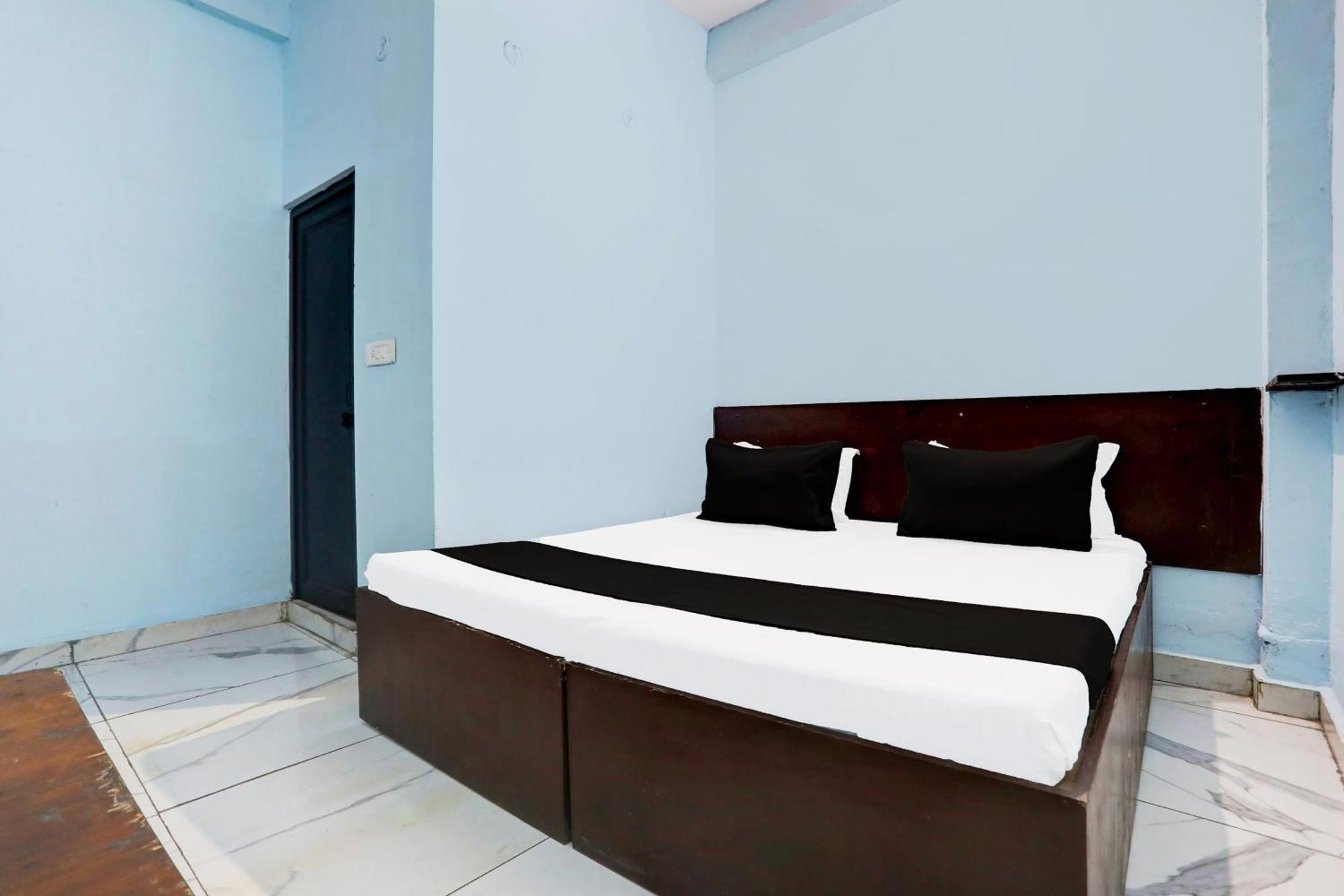Spot On New Diamond Guest House Rudrapur エクステリア 写真