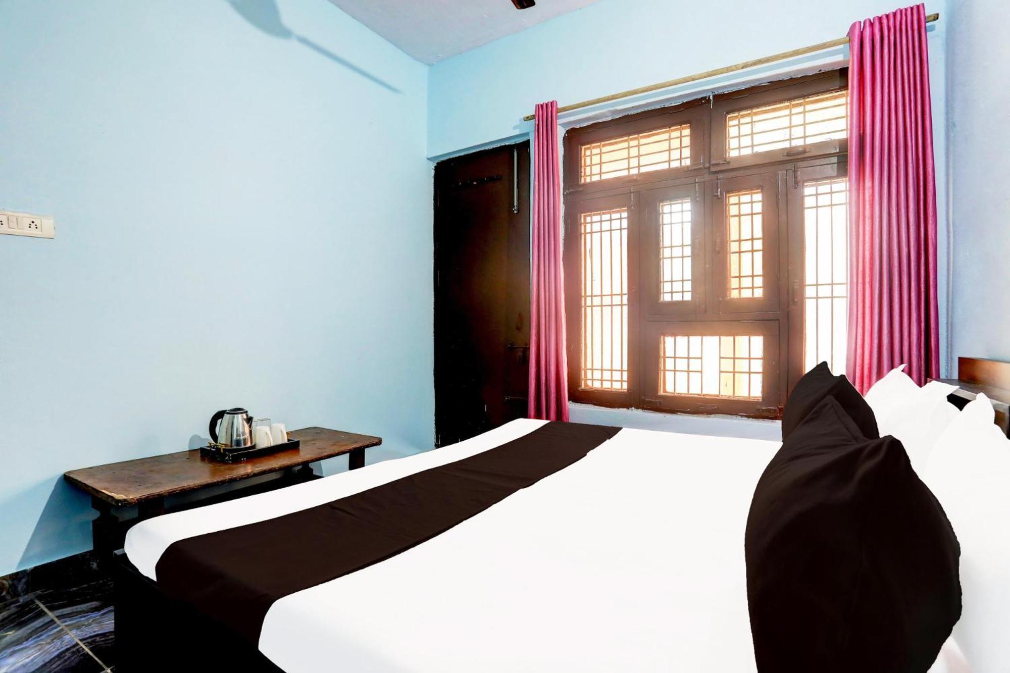 Spot On New Diamond Guest House Rudrapur エクステリア 写真